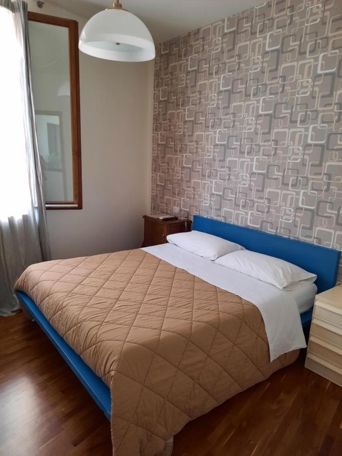 R&B Del Vicolo Bed & Breakfast เชซานา ภายนอก รูปภาพ